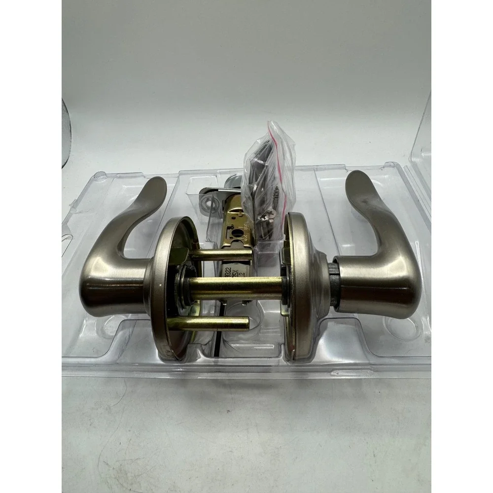Kwikset Tustin Hall and Closet Door‎ Lever Lock Satin Nickel 97200-777